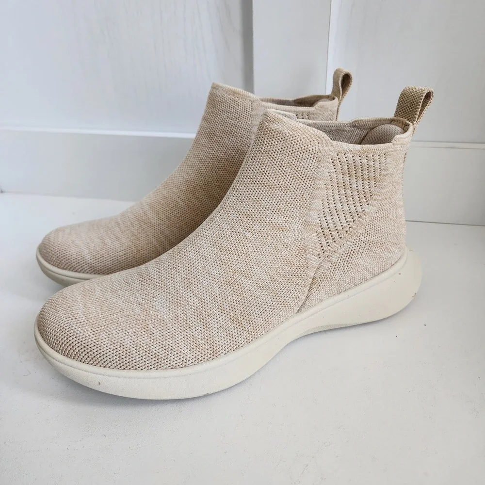 Vivaia Women 39 US 8/8.5 Knit Slip-On Round Toe Urban Boots Sand Tan Waterproof
